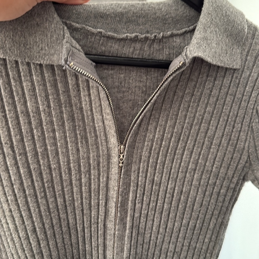 Gray Ribbed Zip-Up Sweater - Picture 3 of 5
